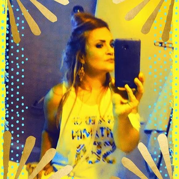 Meet your Posher, Lynette - Picture 1 of 1